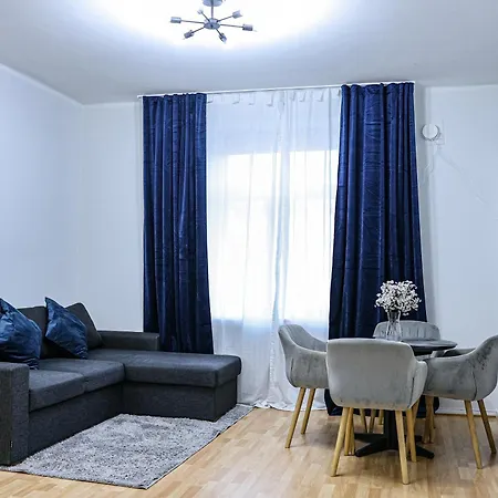 Grand Cozy Corner